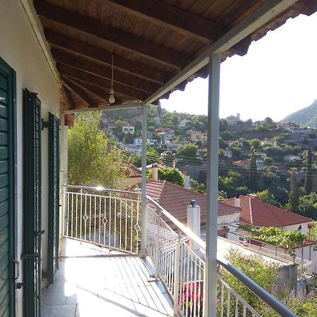 Vintage House With A Fantastic View Apartment Mavrommation Exterior photo